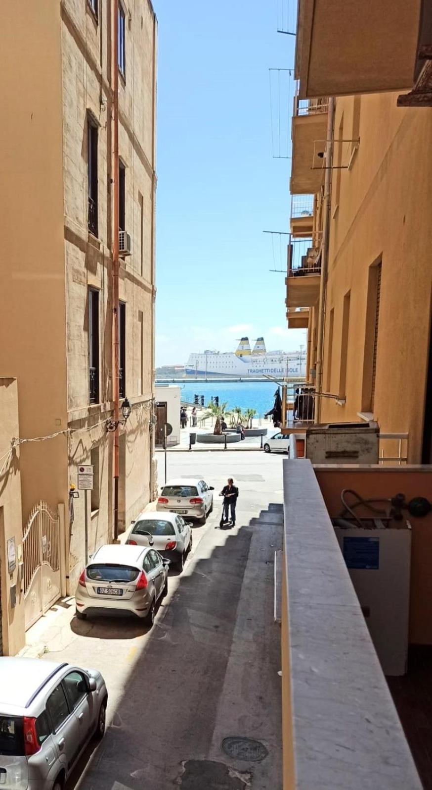 Il Profumo Del Porto Bed & Breakfast 2*
